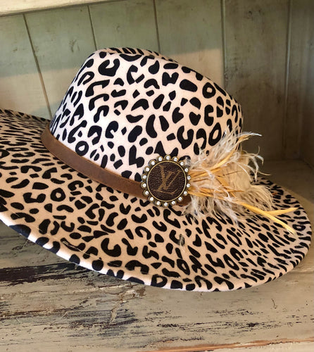 Keep It Gypsy Louis Vuitton Cowhide Crossbody Bumbag - Leopard – Lazy J  Ranch Wear Stores